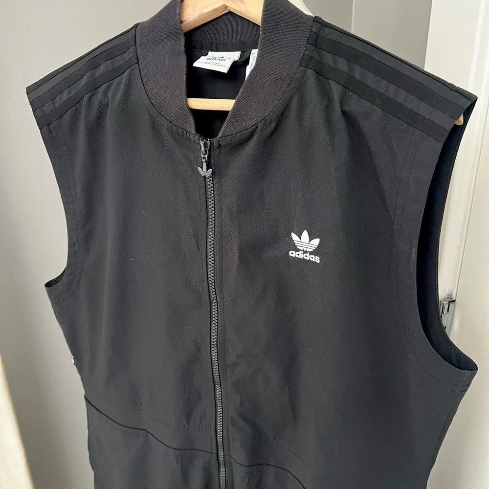 Adidas Black Zip-Up sleeveless jumpsuit with Logo - Picture 2 of 9